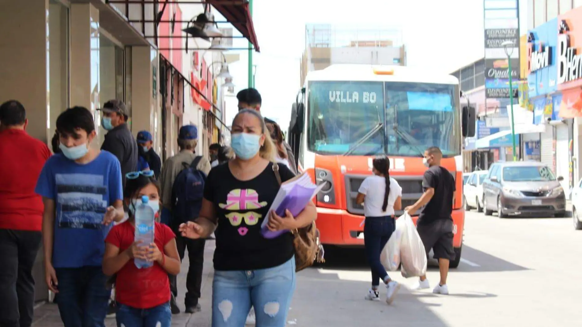 niños-gente-personas-compras-centro (1)